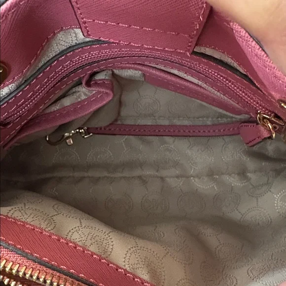 Michael Kors βCynthiaβ Saffiano Leather Satchel - Picture 9 of 16